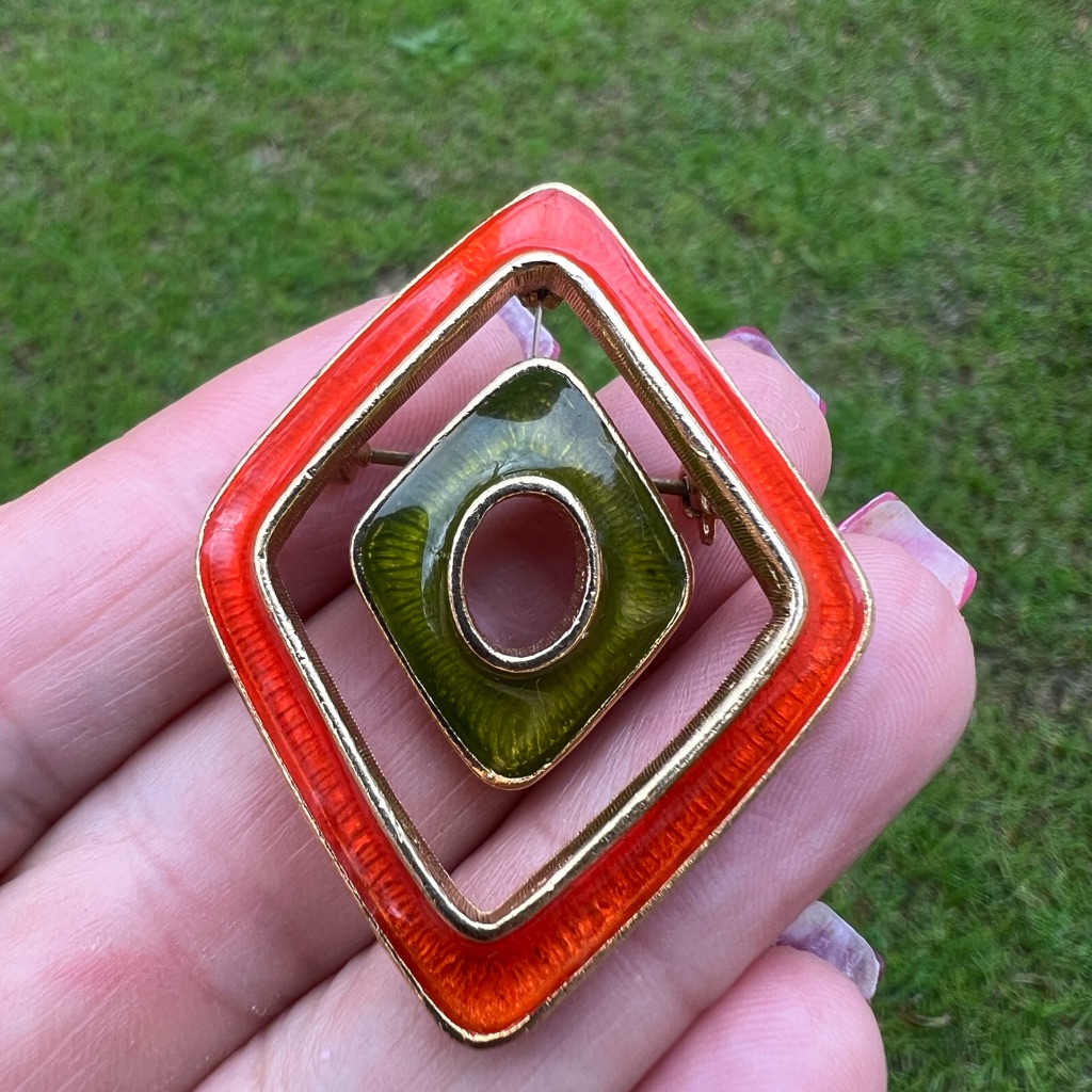 Vintage 1960s Florenza Orange Green Enamel Brooch Free Hanging Dangle Center 40$